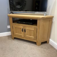 Banbury Corner TV With Doors