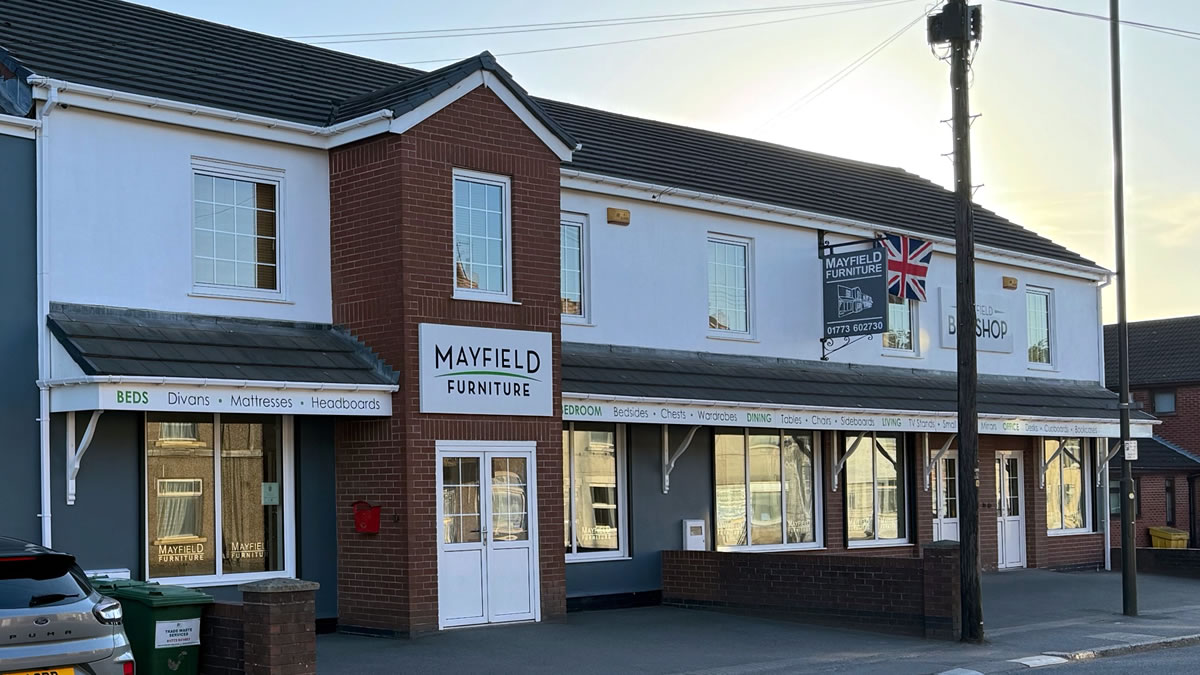 Showroom Exterior Photo